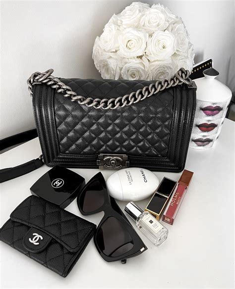 boy chanel flap bag size|chanel black boyfriend bag.